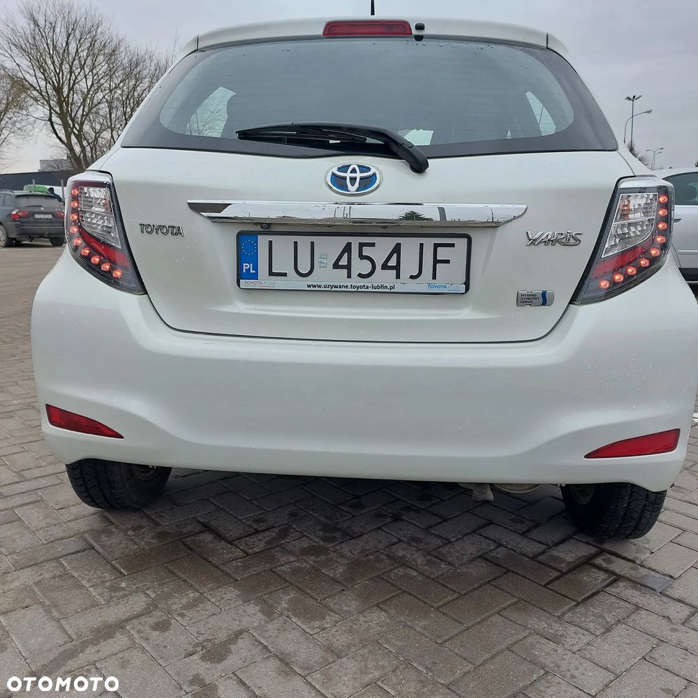 Toyota Yaris Hybrid 100 Life - 3