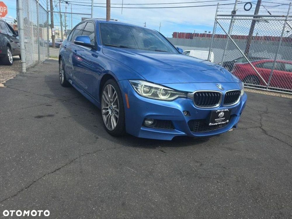 BMW Seria 3 330i xDrive M Sport - 3