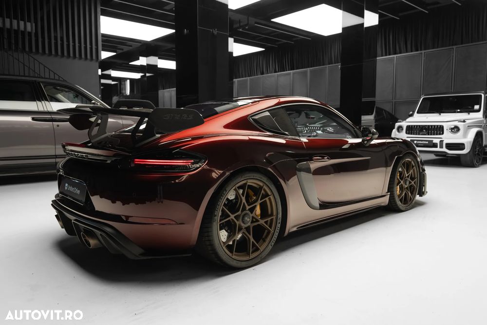 Porsche Cayman GT4 RS - 13