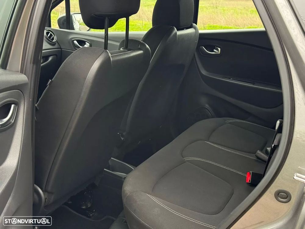 Renault Captur 1.5 dCi EDC - 19