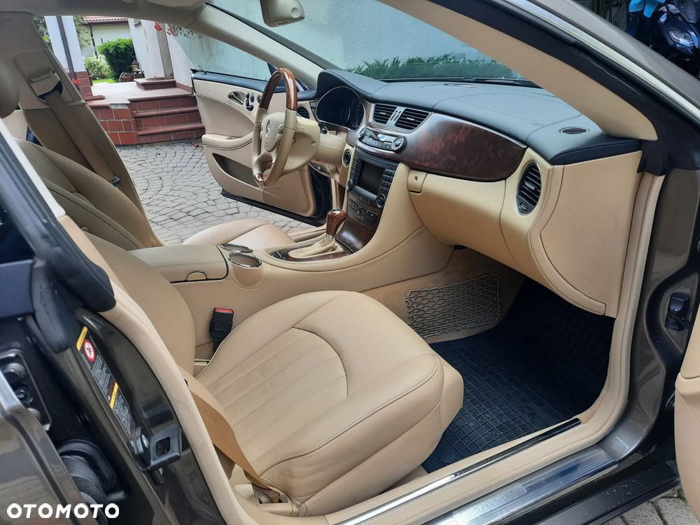 Mercedes-Benz CLS - 22
