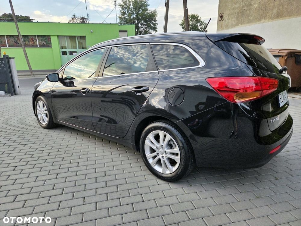 Kia Ceed 1.6 GDI Dream Team Edition - 5