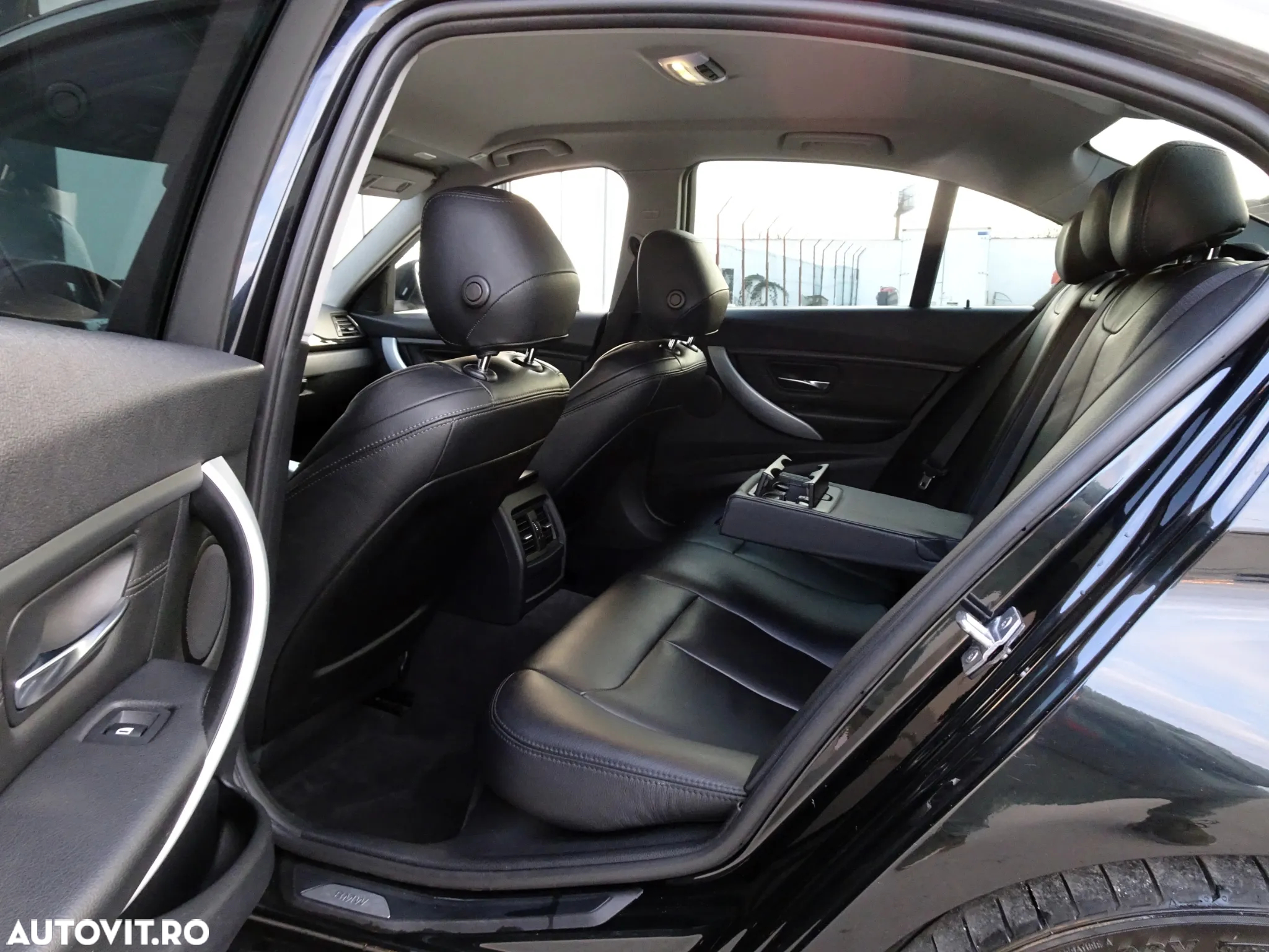 BMW Seria 3 320i Efficient Dynamics Edition Sport Line - 19