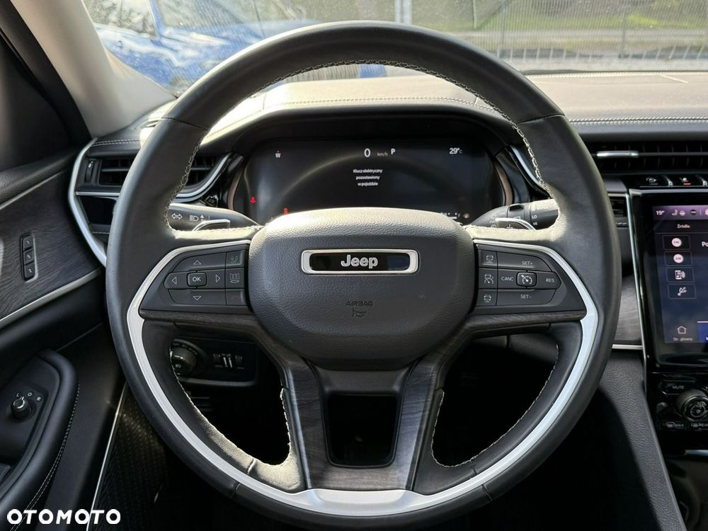 Jeep Grand Cherokee - 26