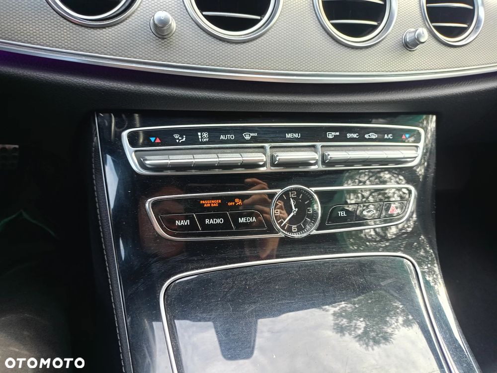 Mercedes-Benz Klasa E 200 d 9G-TRONIC Exclusive - 17