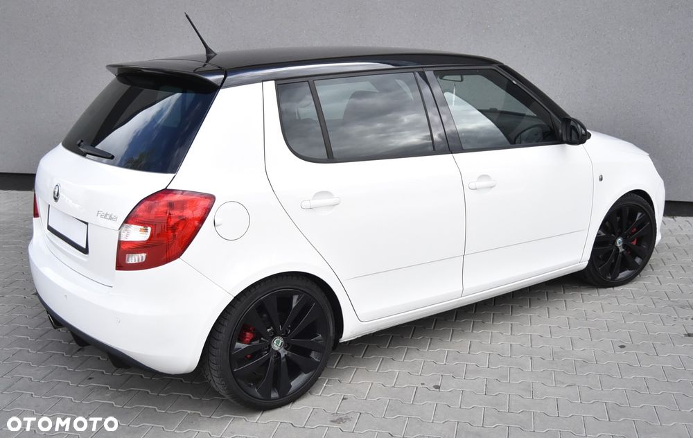 Skoda Fabia 1.4 TSI DSG RS - 17