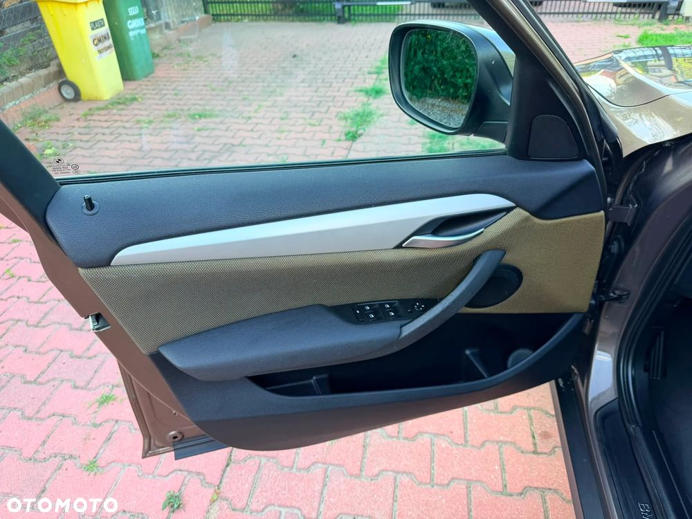 BMW X1 sDrive18i - 12