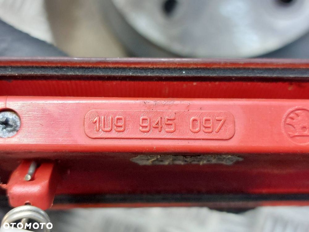 STOPKA TRZECIE ŚWIATŁO STOP SKODA OCTAVIA I KOMBI 1U9945097 - 4