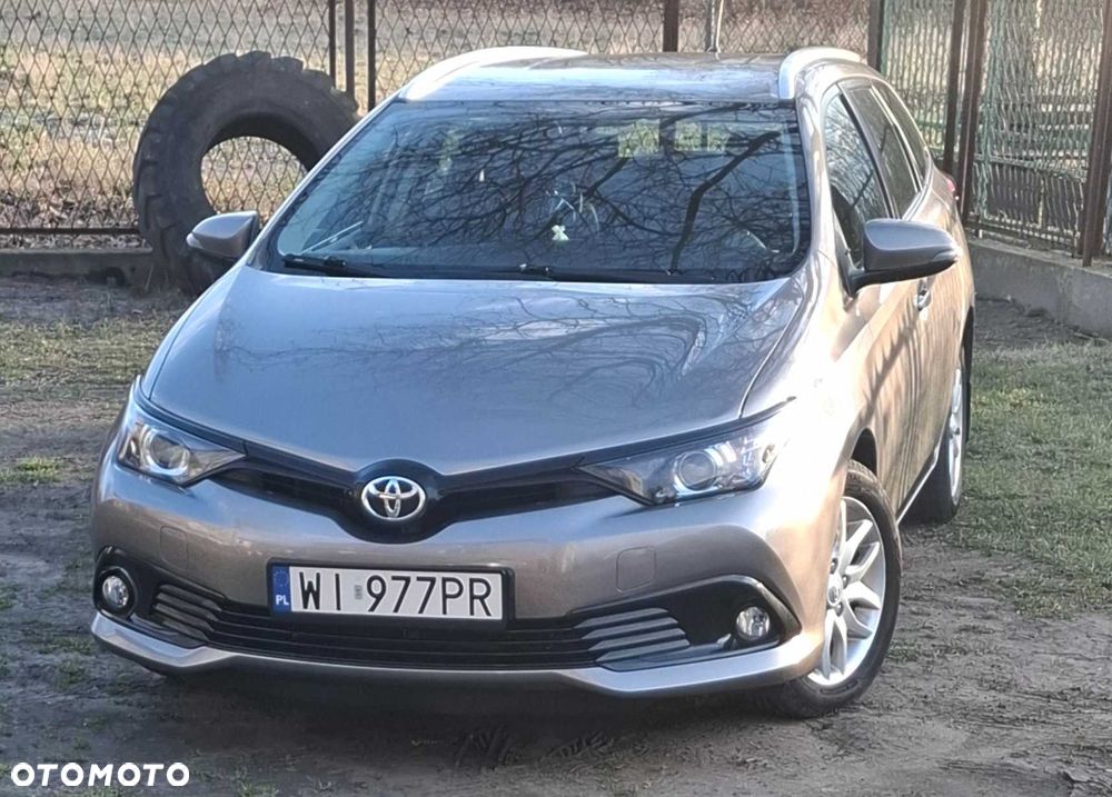 Toyota Auris - 1