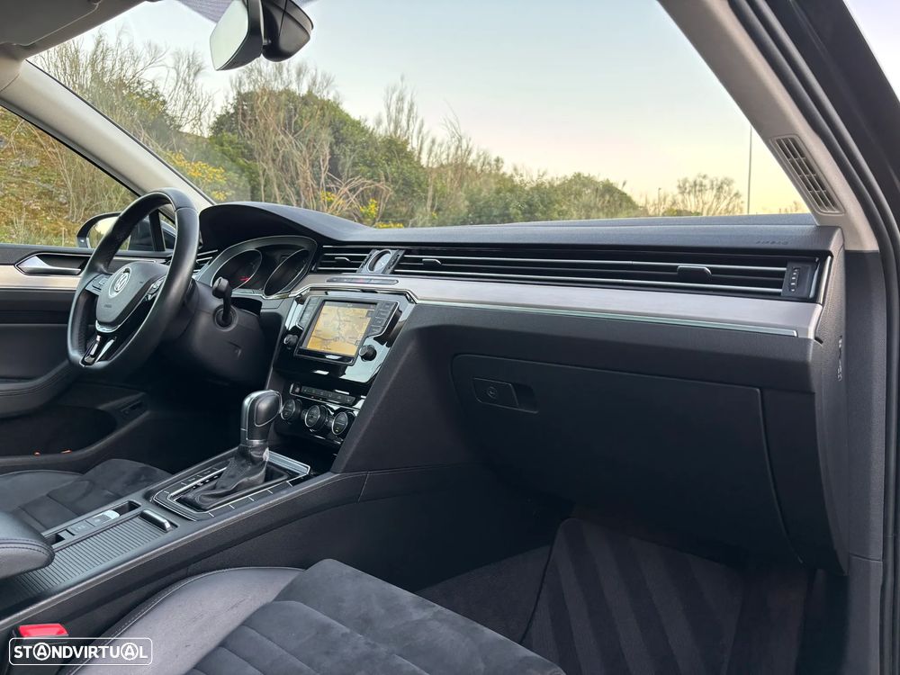 VW Passat 2.0 TDI Highline DSG - 23