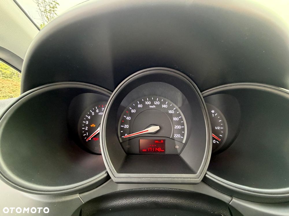 Kia Rio - 17