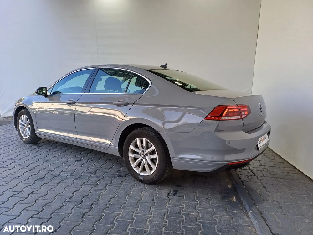 Volkswagen Passat 1.5 TSI ACT DSG Comfortline - 4