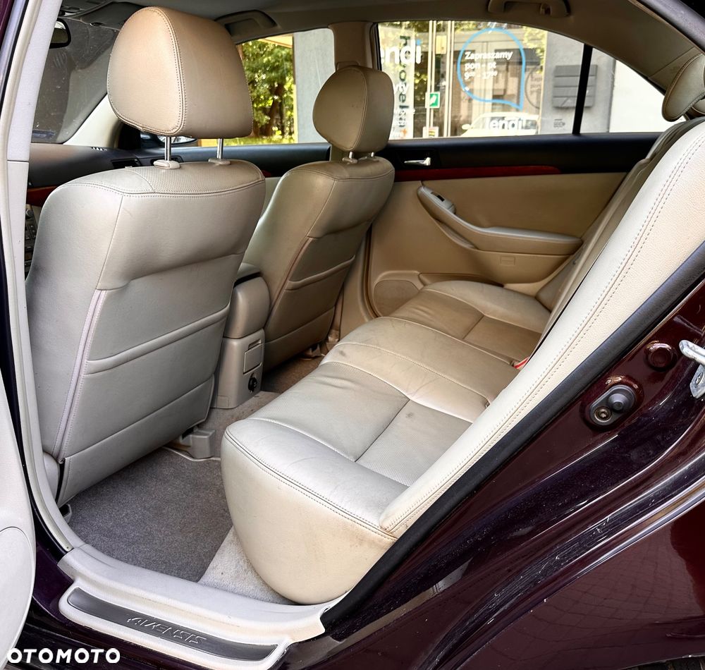 Toyota Avensis 2.2 D-CAT Executive - 8