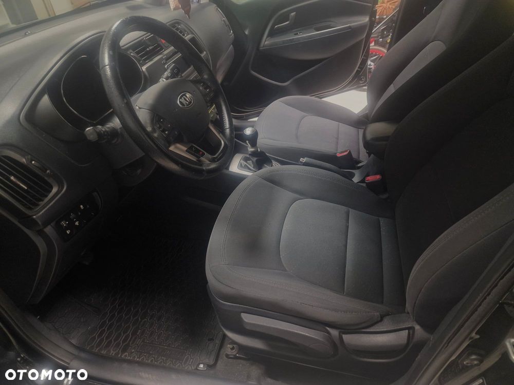 Kia Rio 1.2 L - 7
