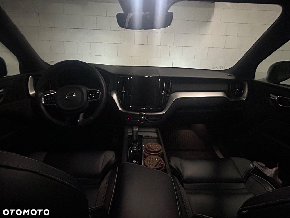 Volvo XC 60 T6 AWD Recharge Geartronic RDesign - 5