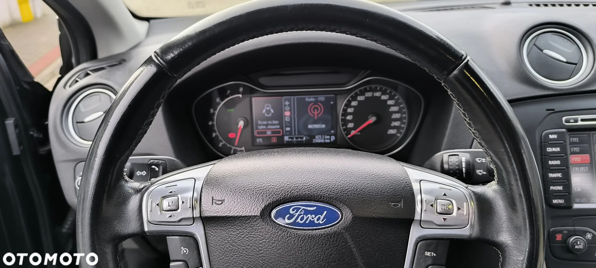 Ford Mondeo 2.0 EcoBoost Titanium - 11