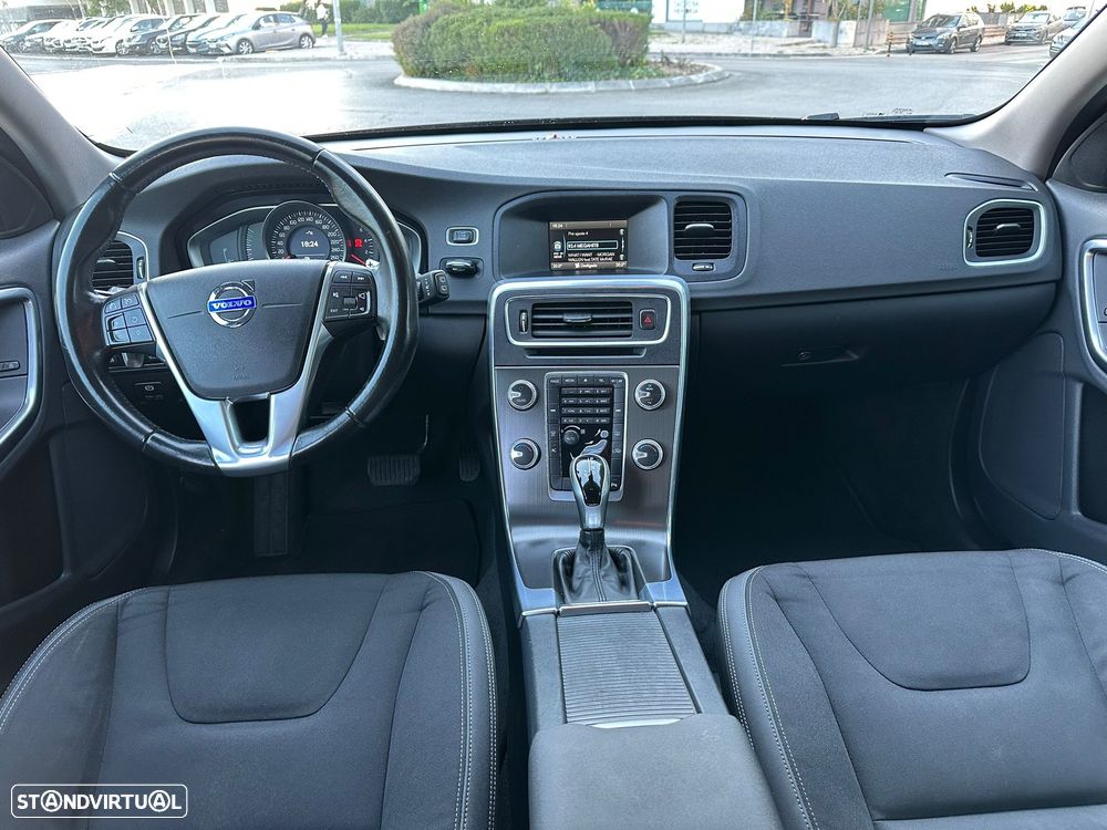 Volvo V60 1.6 D2 Momentum Eco Powershift - 27