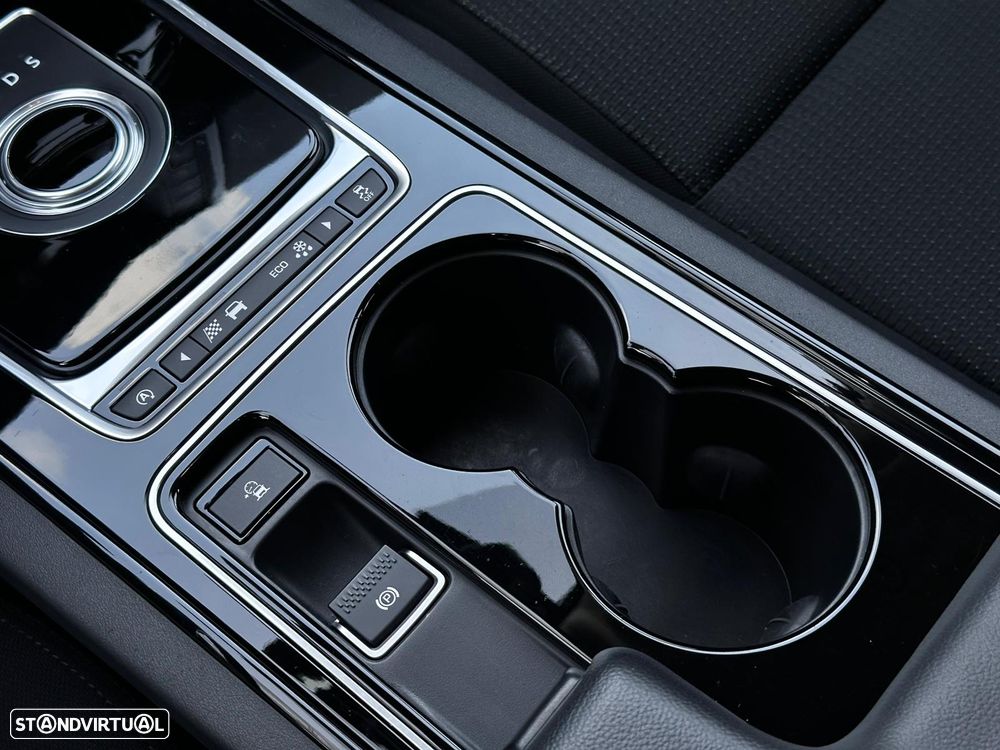 Jaguar XE 20d Aut. Pure - 34