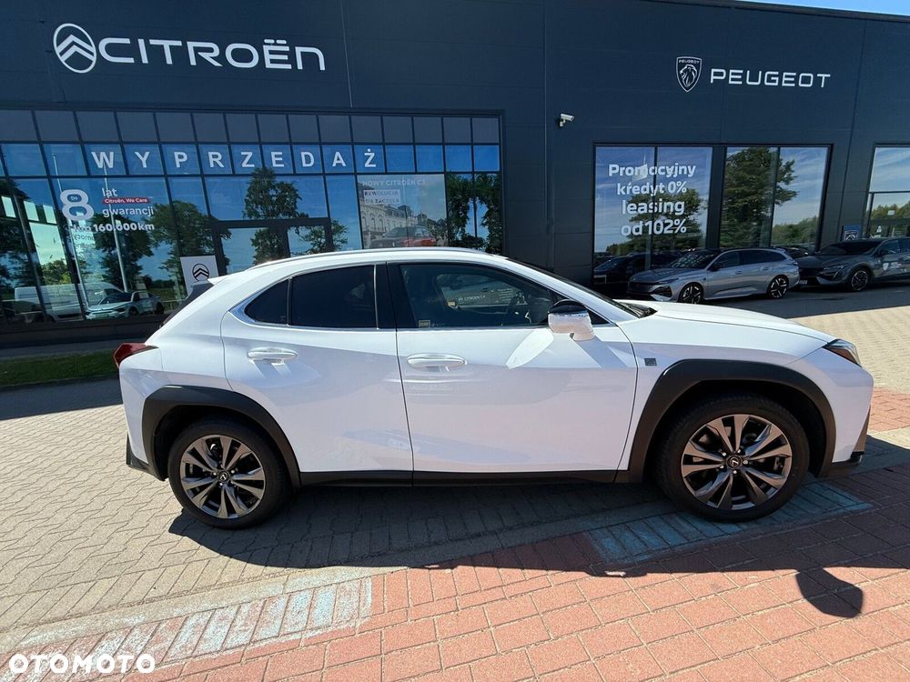 Lexus UX - 3