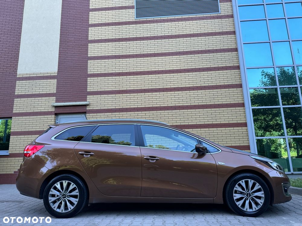Kia Ceed 1.6 CRDi 136 ISG Dream-Team Edition - 6