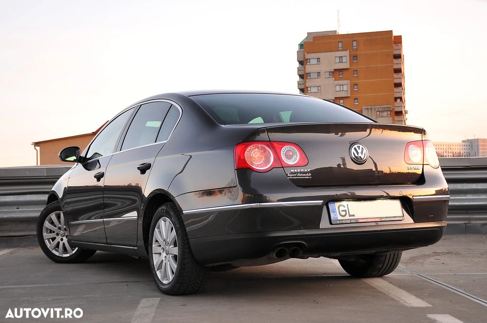 Volkswagen Passat 2.0 TDI Highline - 12
