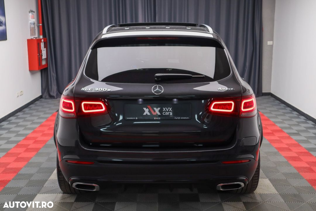 Mercedes-Benz GLC 300 e 4Matic 9G-TRONIC AMG Line Plus - 18