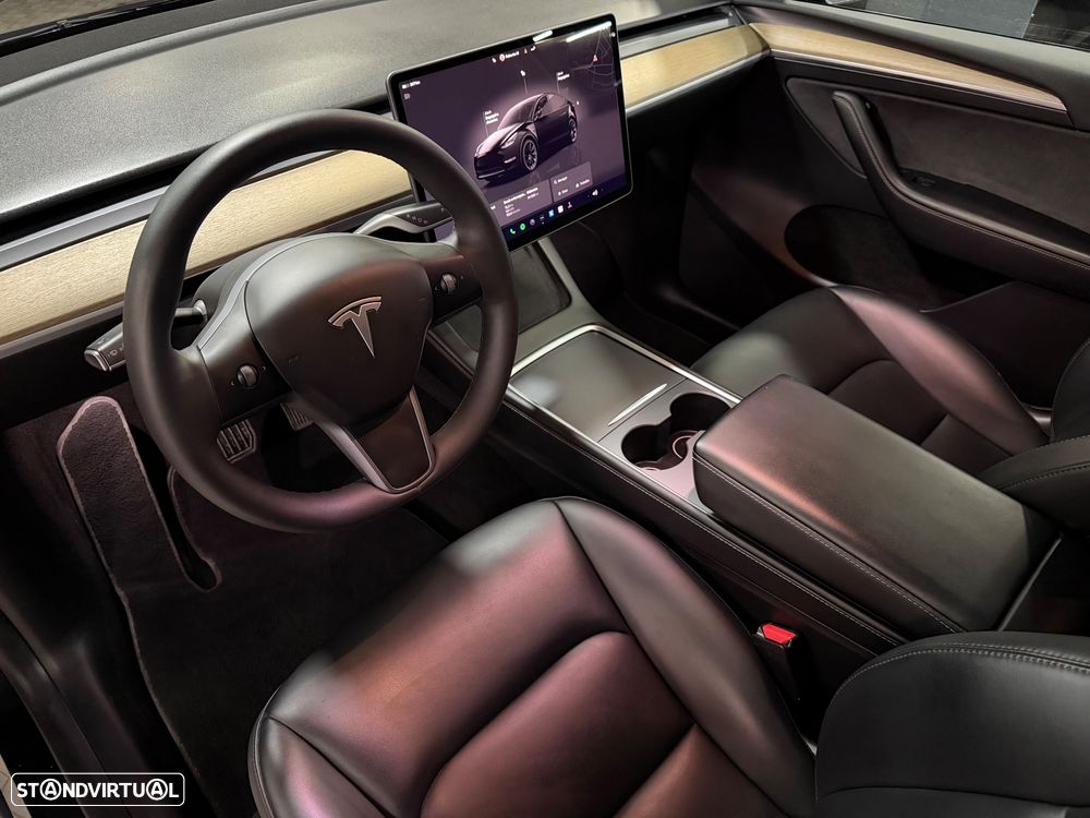Tesla Model Y Performance Dual Motor AWD - 4