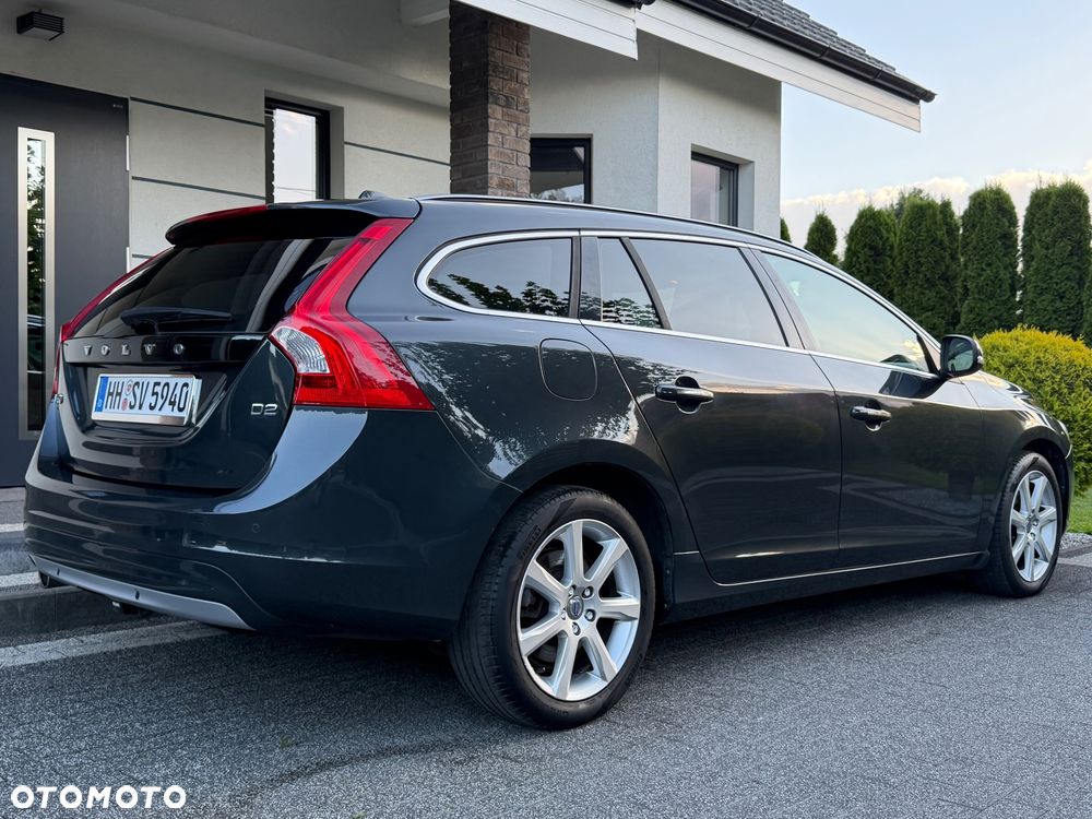 Volvo V60 D2 Drive-E Momentum - 4