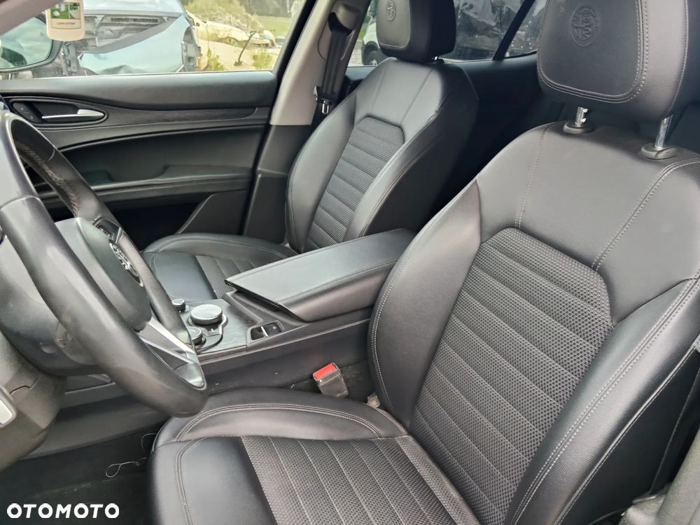 Alfa Romeo Stelvio - 3