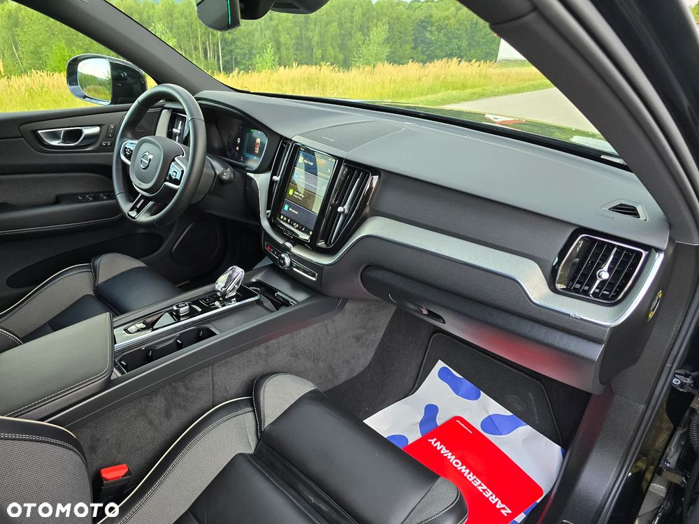 Volvo XC 60 B5 B AWD Plus Dark - 33