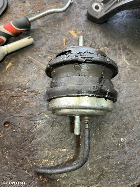 Poduszka silnika lewa Bmw e39 525d 530d M57 jak nowa