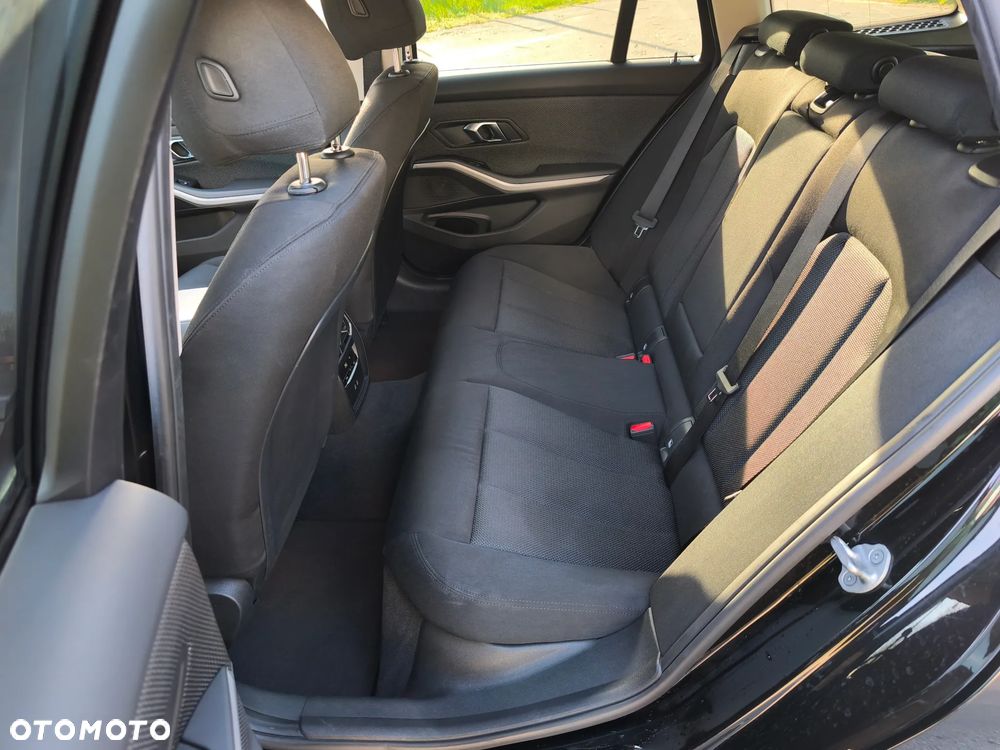 BMW Seria 3 318i Advantage - 39