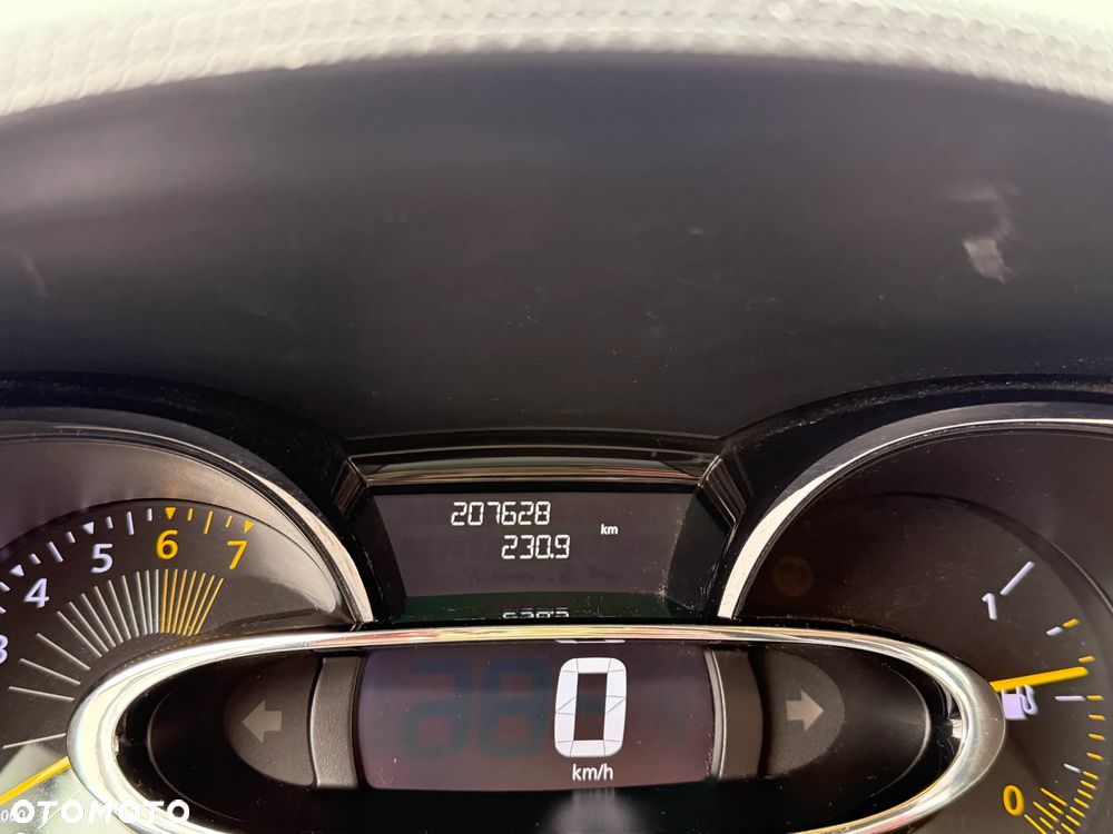 Renault Clio 1.2 16V 75 LIMITED - 21