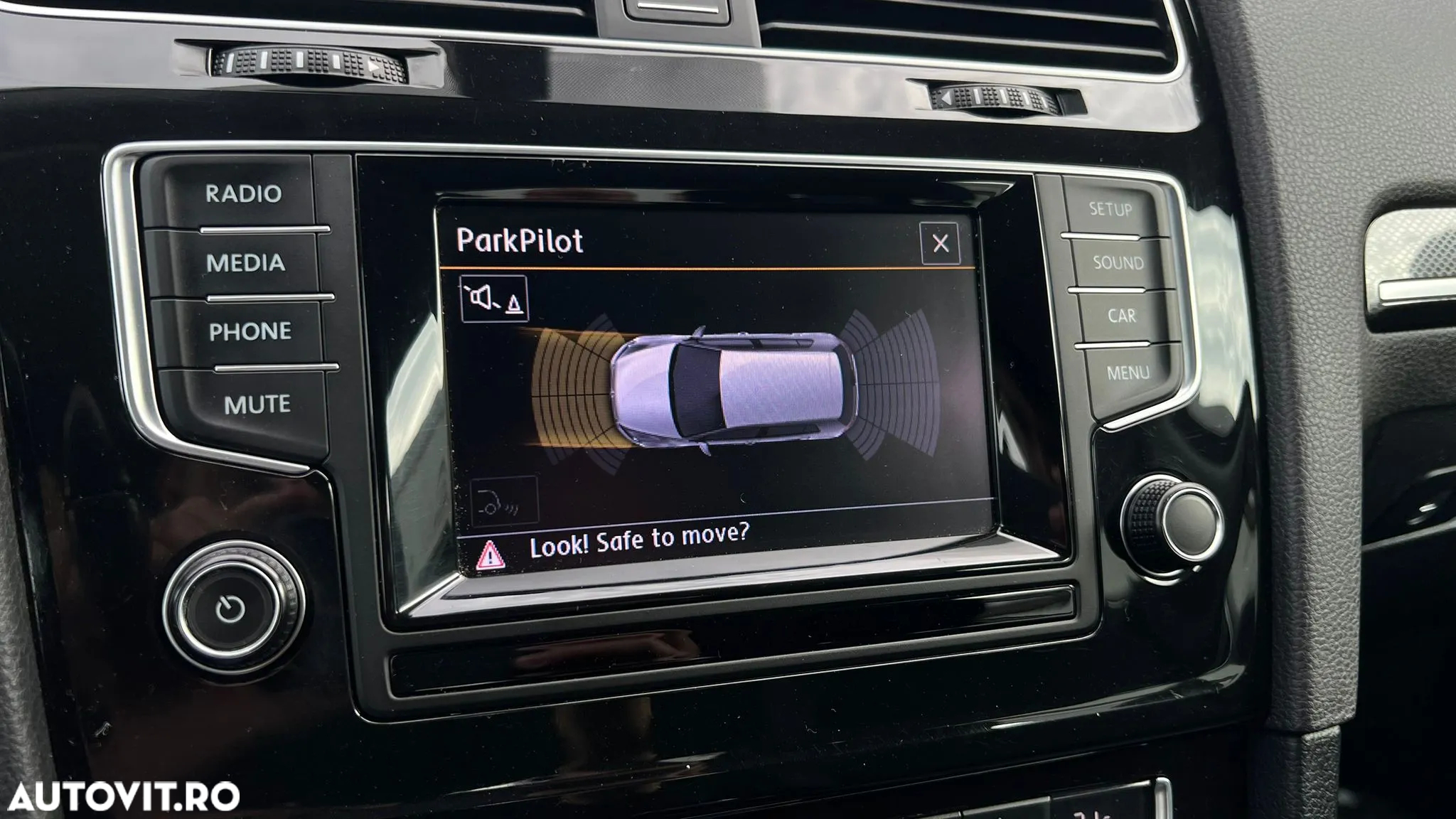 Volkswagen Golf - 10