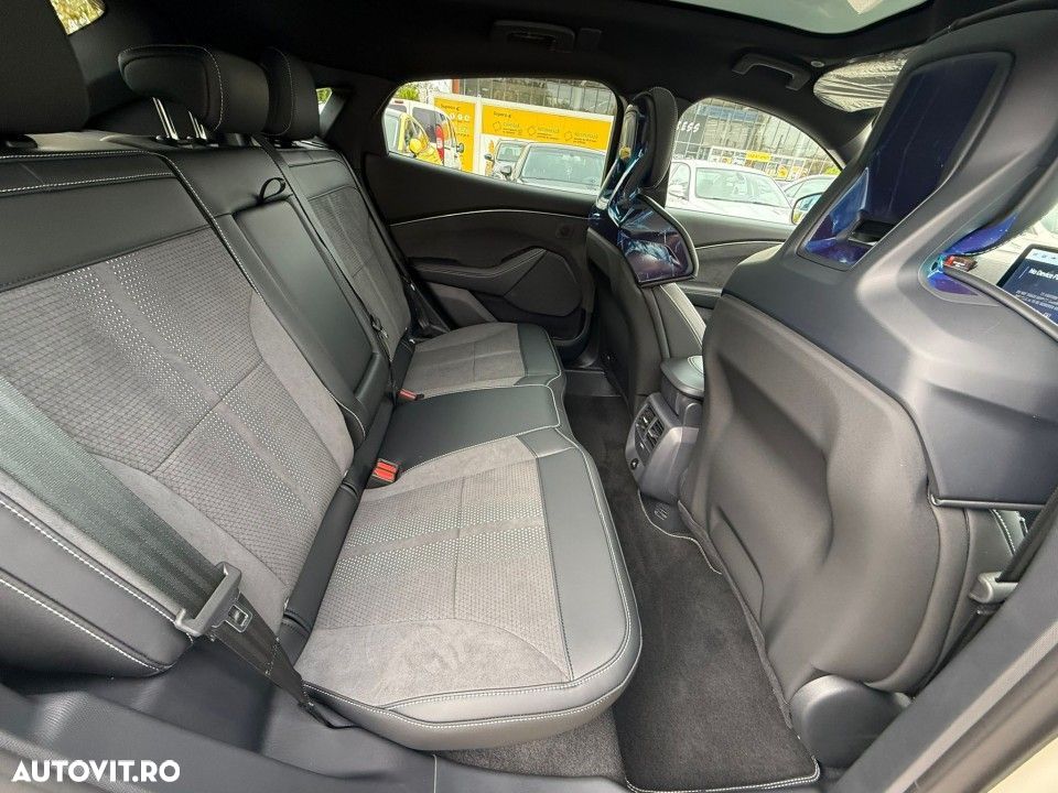 Ford Mustang Mach-E - 16