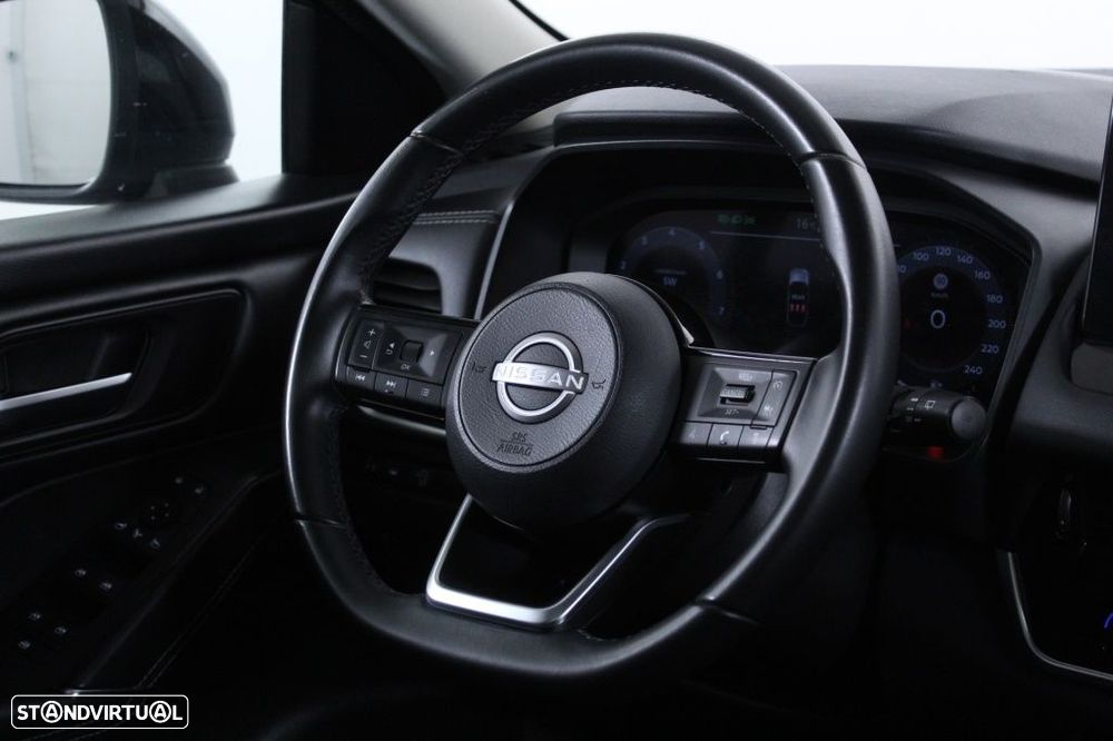 Nissan Qashqai 1.3 DIG-T N-Connecta LED+SKY - 16