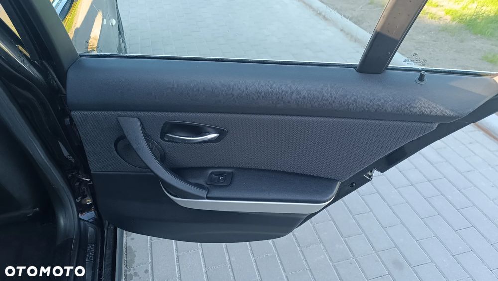 BMW Seria 3 330d DPF Edition Sport - 15