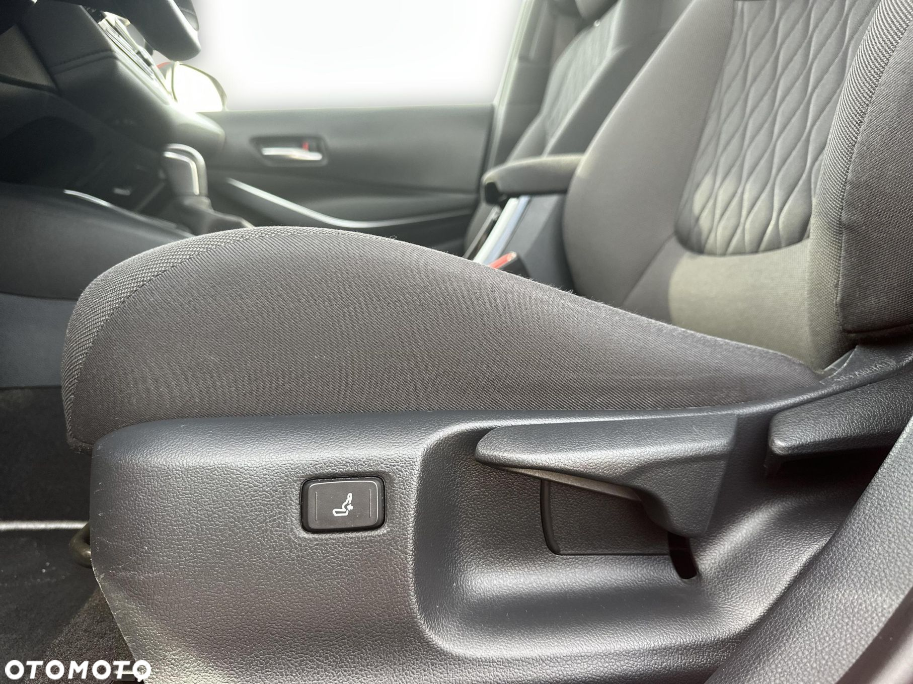 Toyota Corolla 1.8 Hybrid Comfort - 17