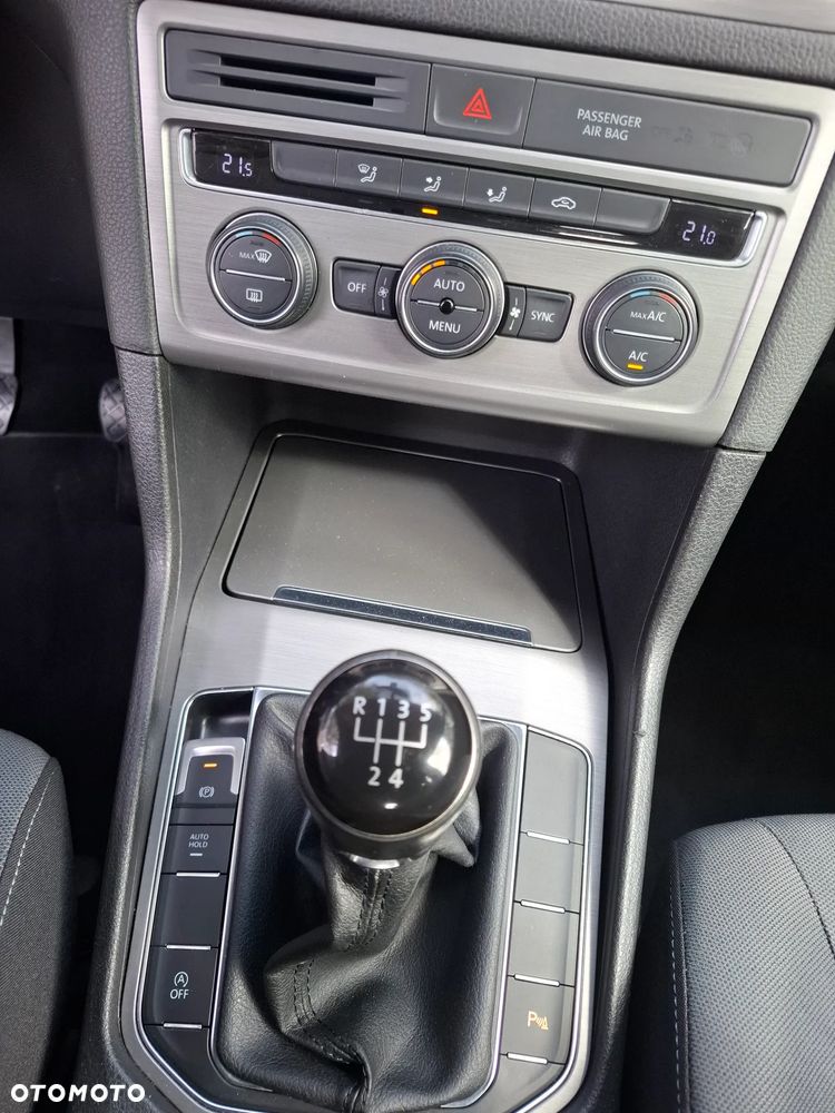 Volkswagen Golf 1.6 TDI 4Motion BlueMotion Technology Lounge - 16