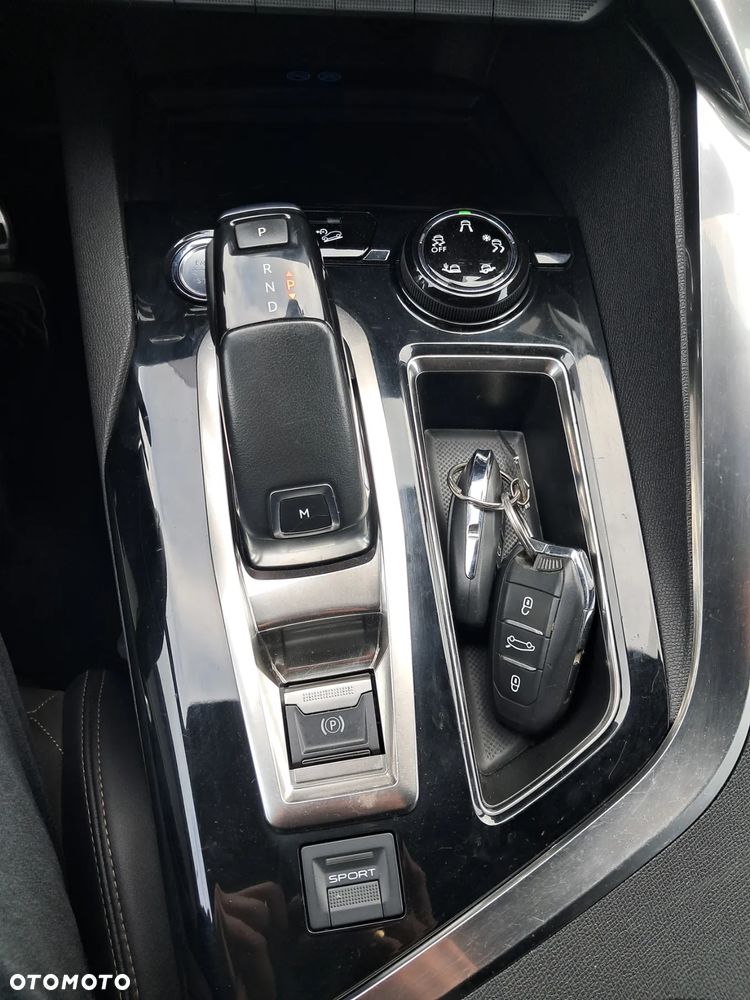 Peugeot 5008 BlueHDI 180 EAT8 GT - 20