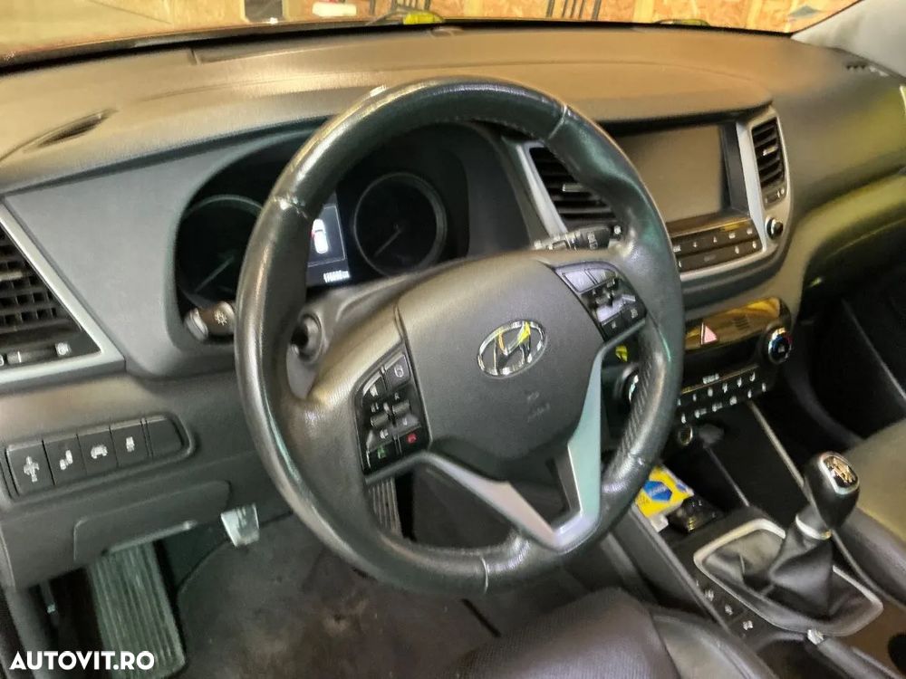Hyundai Tucson blue 1.7 CRDi 2WD Style - 18