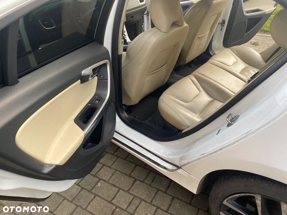 Volvo S60 T5 Drive-E Summum - 11