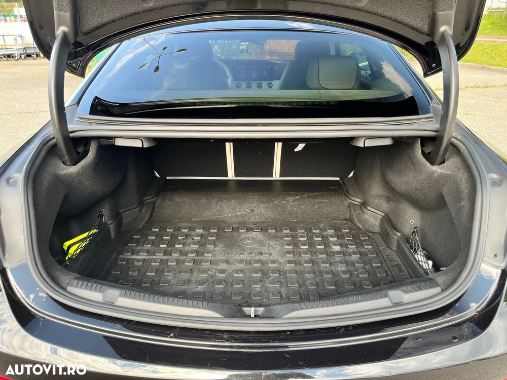 Mercedes-Benz E 220 d 4MATIC - 32