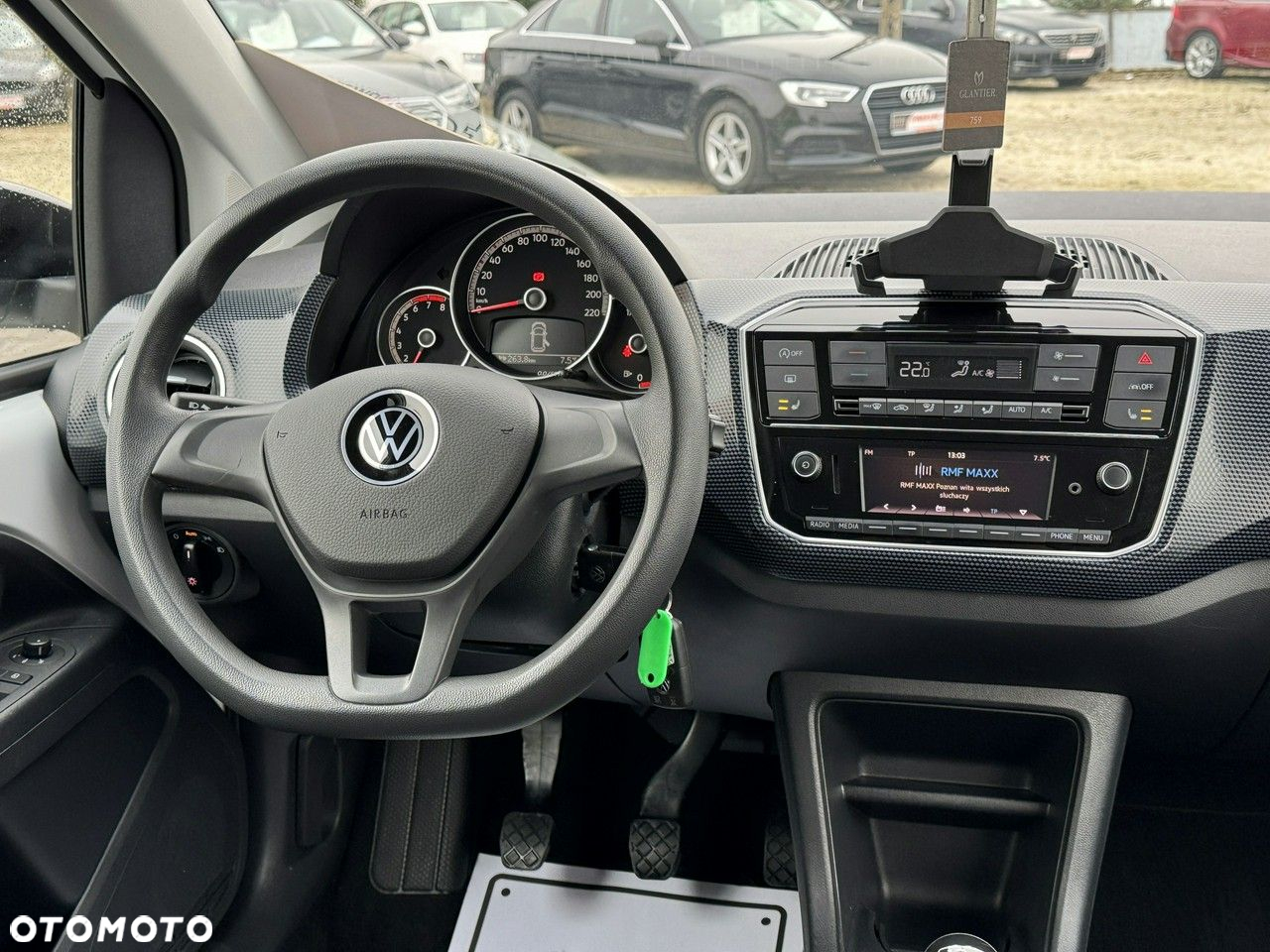 Volkswagen up! - 25