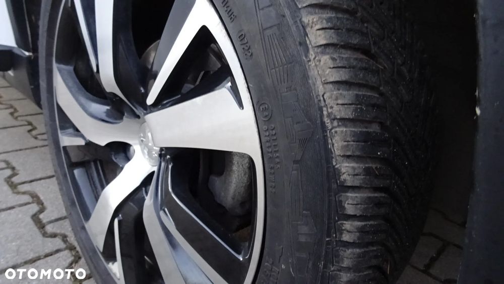 Peugeot 2008 1.2 Pure Tech GPF Allure S&S EAT6 - 34