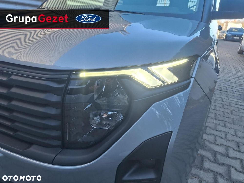 Ford Transit Courier - 17