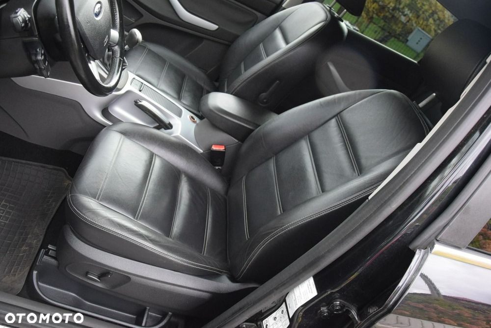 Ford Kuga - 36
