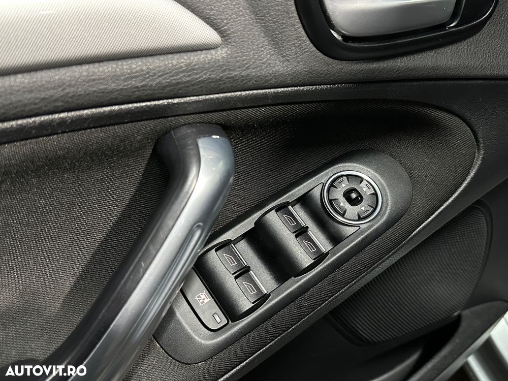 Ford Galaxy 2.0 TDCi DPF Trend - 11