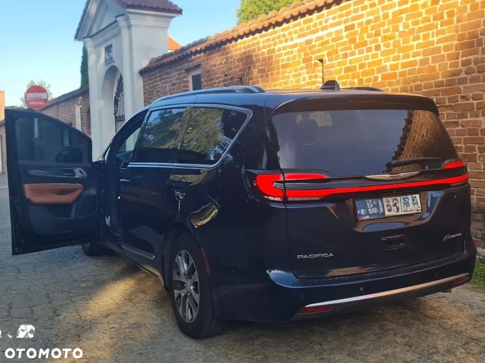 Chrysler Pacifica - 11