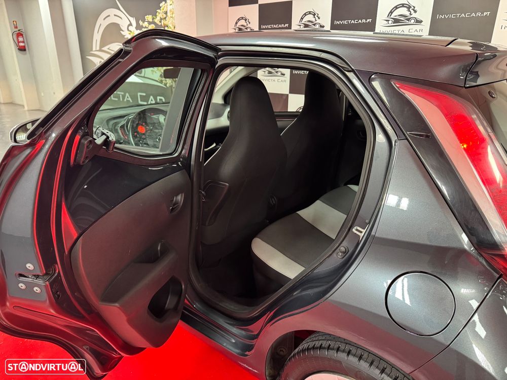 Toyota Aygo 1.0 X-Play+AC+X-Touch - 38